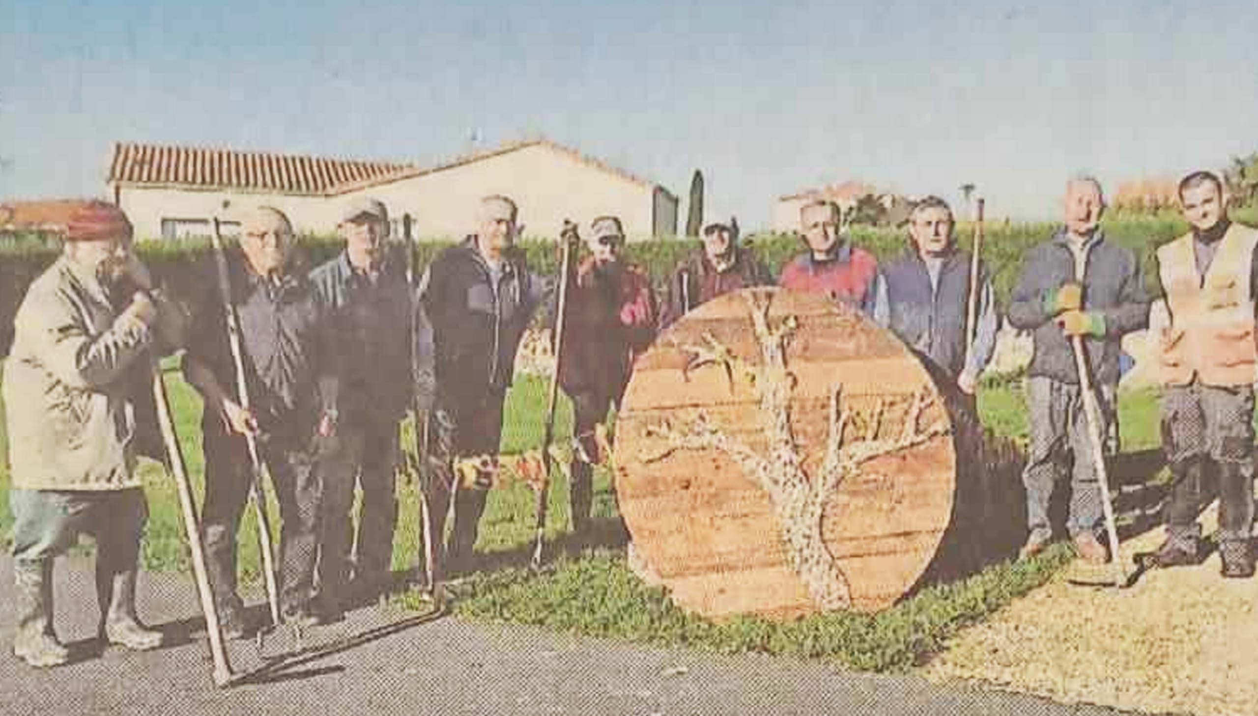 Ouest France_cyrille_merlet_Oeuvre au cimetière avec bénévoles